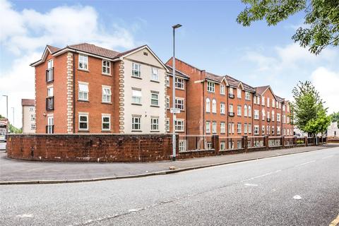 2 bed property, in St. Davids Court, £110,000