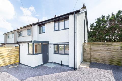 3 bed property, in Ffordd Lligwy, £245,000