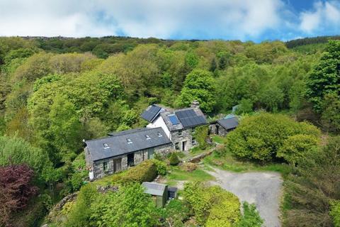 4 bed property, in Betws-Y-Coed, £475,000