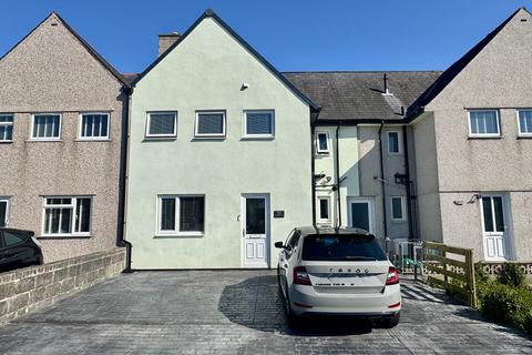 3 bed property, in Ffordd Jasper, £195,000