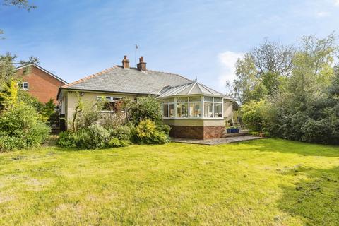 3 bed property, in Rhosesmor, £470,000