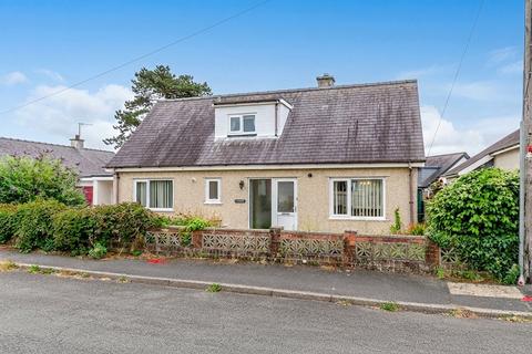 3 bed property, in Glan Beuno Estate, £275,000