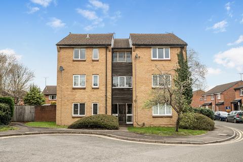1 bed property, in Tom Price Close, £75,000