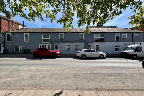 7 bed property, in King Street, £700,000