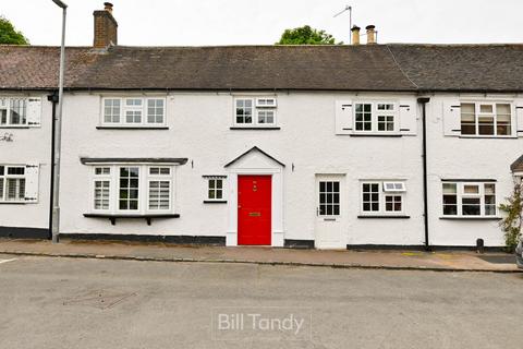 4 bed property, in Main Street, £550,000