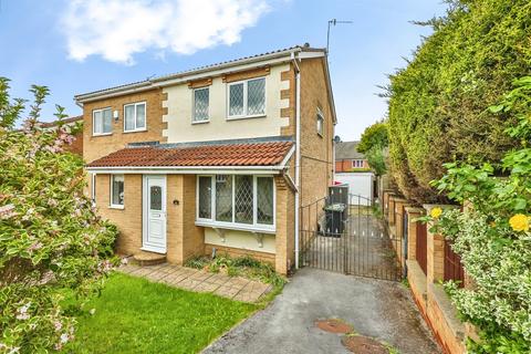 3 bed property, in Acorn Avenue, £190,000