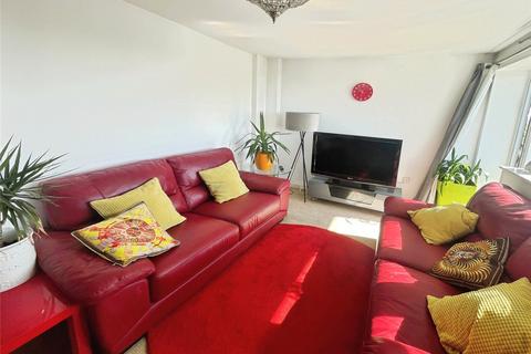 2 bed property, in Stanley Park Grange, £160,000