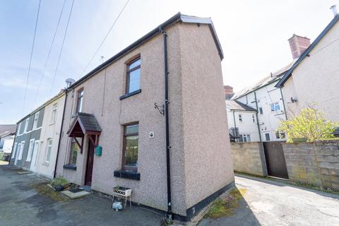 3 bed property, in Railway Terrace, £165,000
