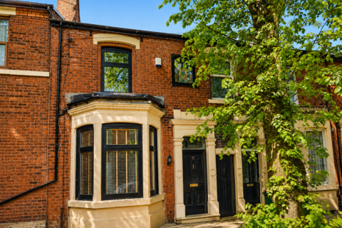 3 bed property, in Lorraine Avenue, £200,000
