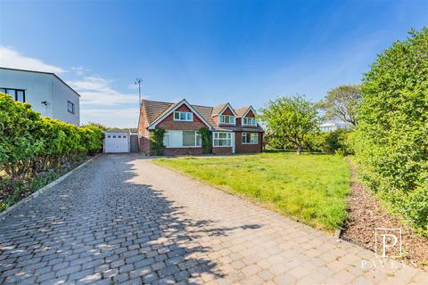 4 bed property, in The Leas, £735,000