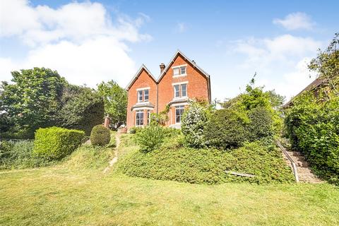 6 bed property, in Cambridge Road, £845,000