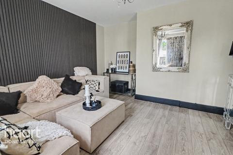 3 bed property, in Macaulay Crescent, £175,000