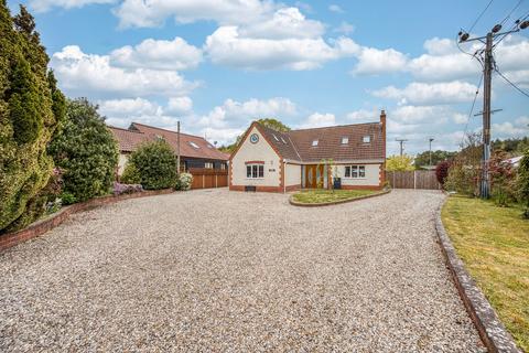 3 bed property, in Shortthorn Road, £550,000