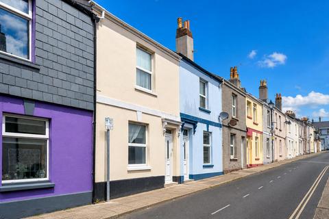 3 bed property, in Providence Street, £180,000