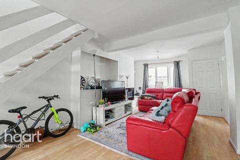 2 bed property, in Stanley Street, £190,000