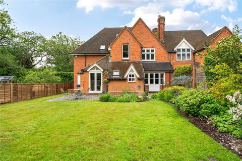 4 bed property, in Chobham Road, £900,000