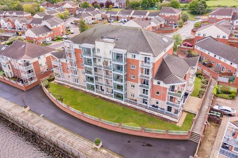 2 bed property, in 14 Kingfisher Court, £70,000