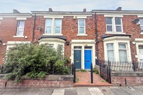 2 bed property, in Clara Street, £50,000