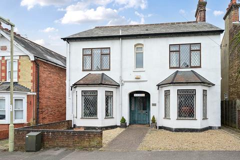4 bed property, in Holly Road, £585,000