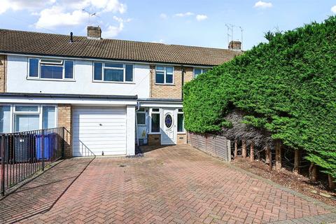 3 bed property, in Henley Gardens, £425,000