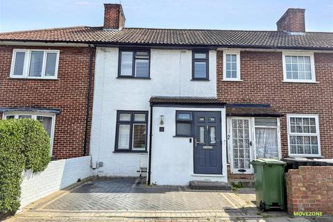 3 bed property, in Ravensworth Road, £450,000