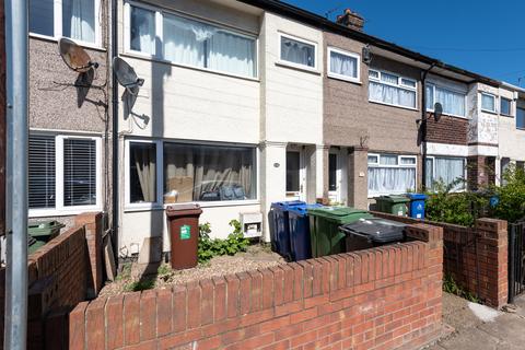 2 bed property, in Lord Street, £67,000