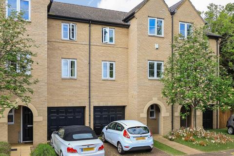 5 bed property, in Scotland Road, £625,000