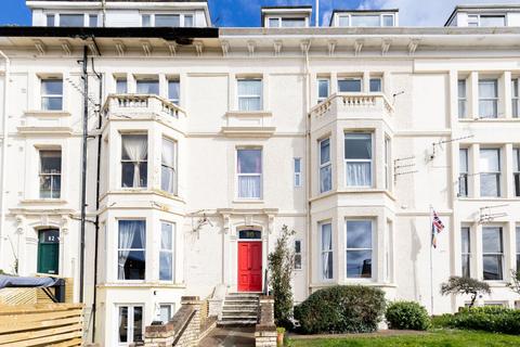 1 bed property, in Exeter Road, £130,000