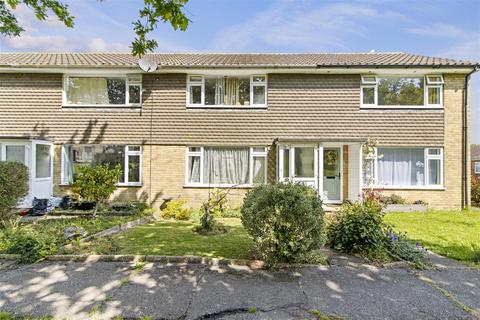 3 bed property, in Acorn Green, £270,000