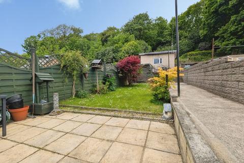 3 bed property, in Cadoxton Terrace, £180,000