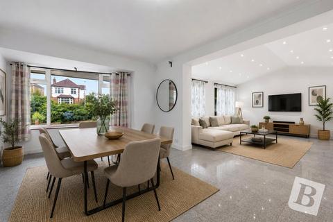4 bed property, in Patching Hall Lane, £850,000