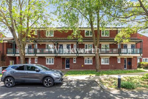 1 bed property, in Victoria Crescent, £220,000