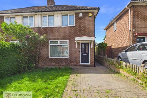 2 bed property, in Gillscroft Road, £150,000