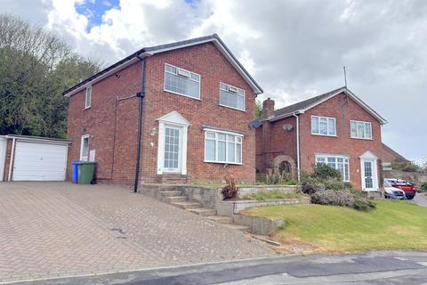 3 bed property, in Park Rise, £285,000