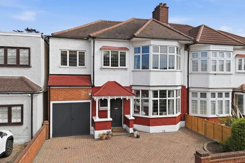4 bed property, in Sherwood Avenue, £1,000,000