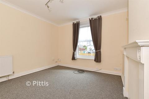 3 bed property, in Cross Street, £220,000