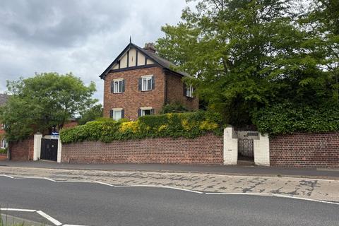 3 bed property, in Church Street, £465,000
