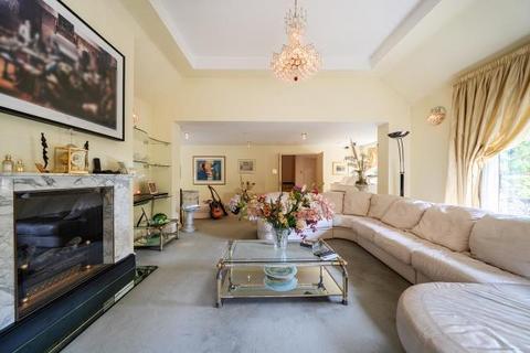 5 bed property, in Broadlands Road, £4,000,000