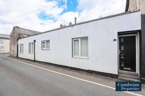2 bed property, in Ward Street, £110,000