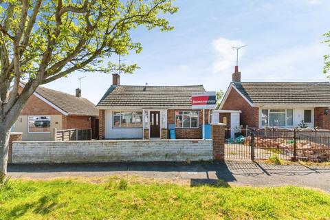 2 bed property, in Alleyne Way, £230,000