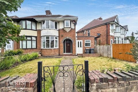 3 bed property, in Glendower Road, £240,000