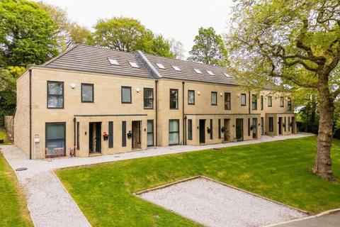 4 bed property, in Cliff Oaks, £360,000