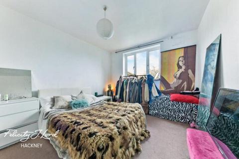 2 bed property, in Mabley Street, £400,000