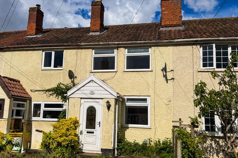 3 bed property, in New North Road, £170,000