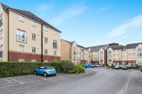 2 bed property, in Montague Road, £155,000