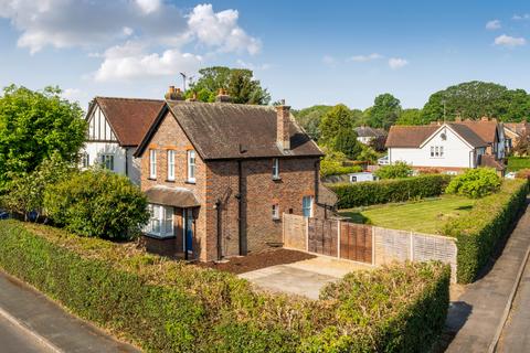 3 bed property, in South Road, £700,000