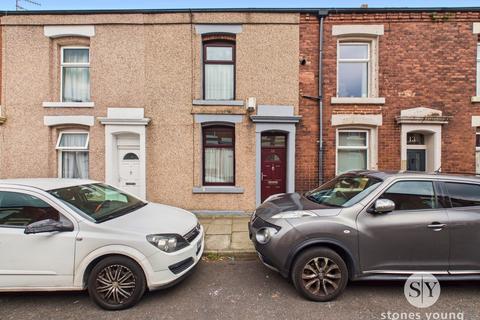 2 bed property, in Suffolk Street, £69,950