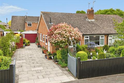 3 bed property, in Tollerton Road, £290,000