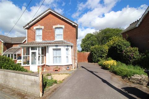 3 bed property, in Top Lane, £585,000