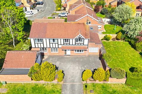 5 bed property, in Barrow Road, £710,000